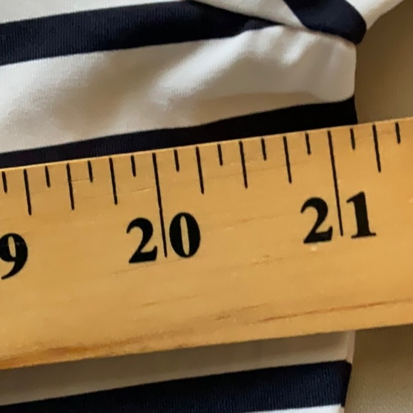 Lands’ End Nautical Horizontal Stripes Crew Neck Rash Guard UPE Swim Tee Size L - Picture 8 of 10